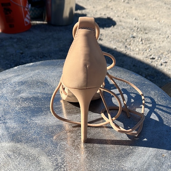 Lace Heels - Picture 3 of 3